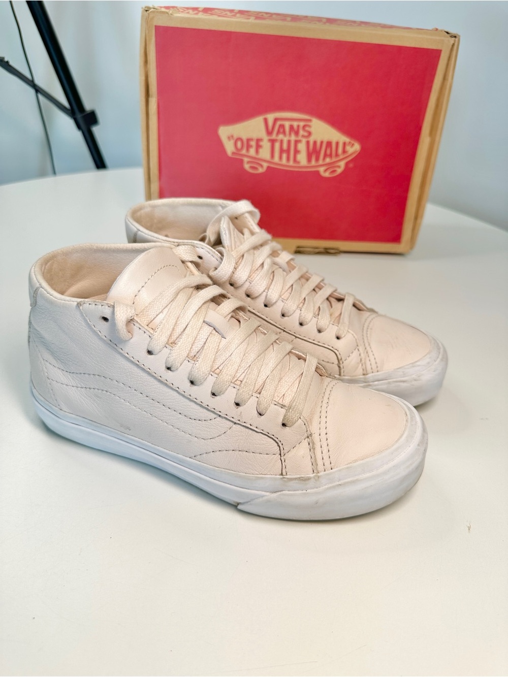 Vans Women's Mid-Top Sneakers in Pale Blush Pink Leather 5